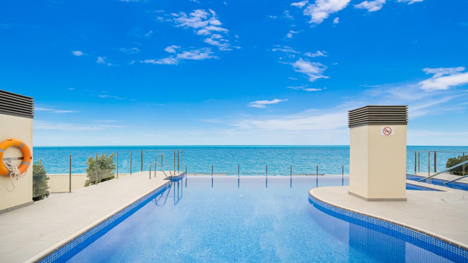 Splendid View Cosmo Beach Between Cancelada And เอสเตโปนา ภายนอก รูปภาพ